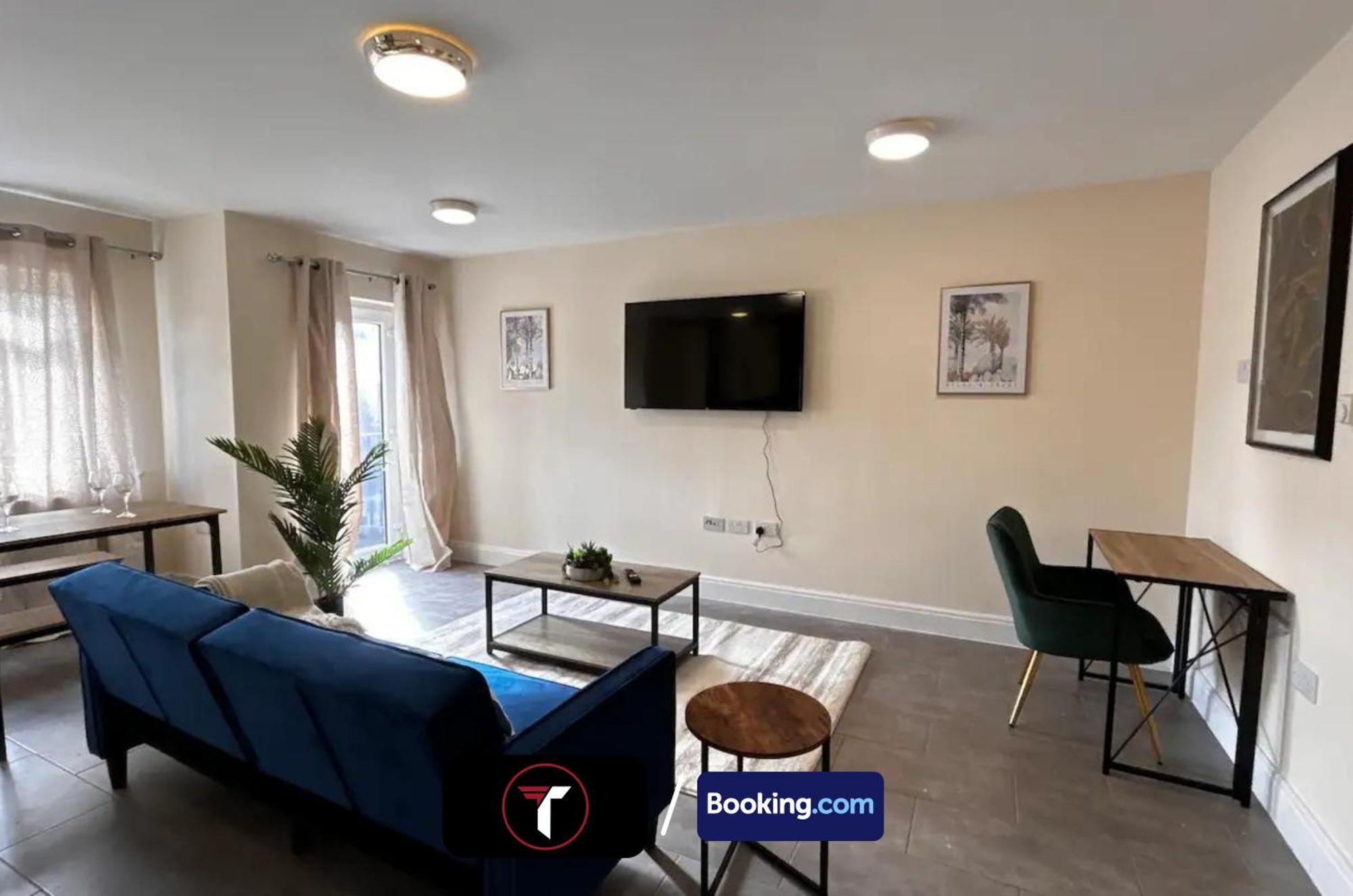 Stylish 2 Bedroom Flat By Tara Stays Short Lets & Serviced Accommodation Watford With Free Parking & Nearby Warner Studios Exterior foto